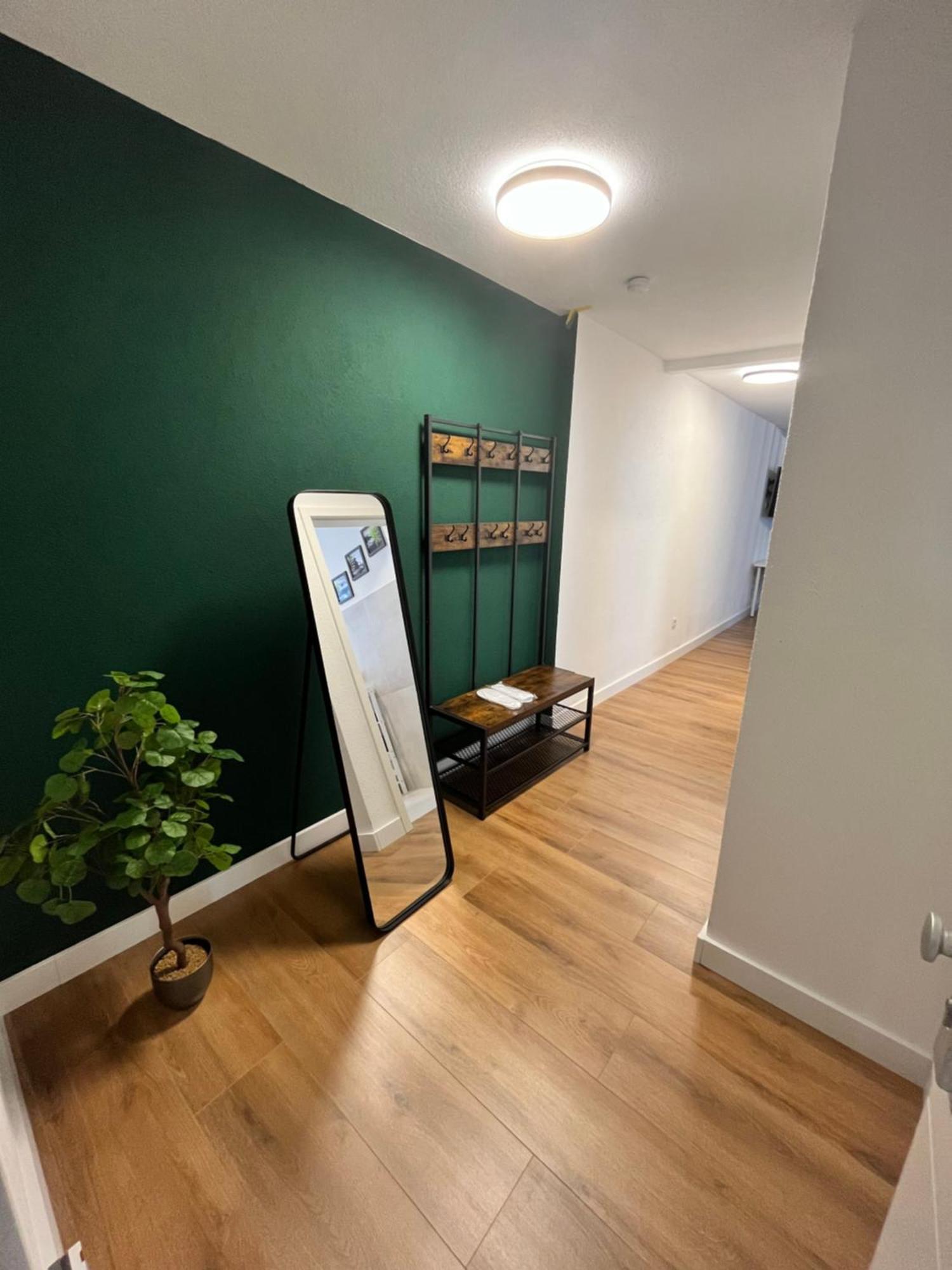 קרפלד Appartment New York Naehe Duesseldorf, Messe, Hbf, City, Wifi, Helios Hospital מראה חיצוני תמונה